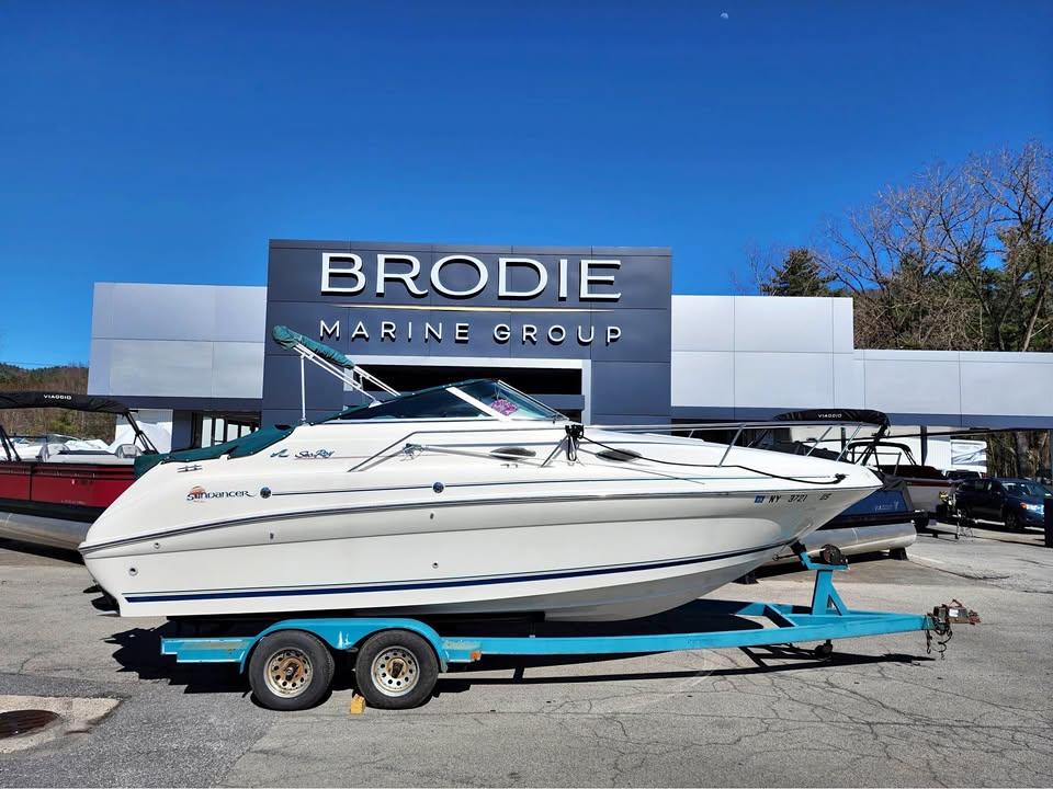 1998 Sea Ray 240 Cruiser