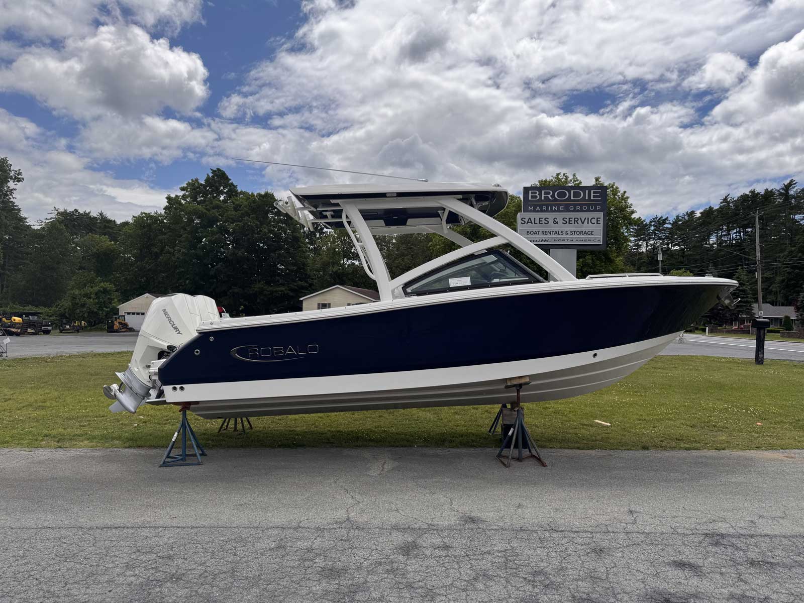 2026 Robalo 257